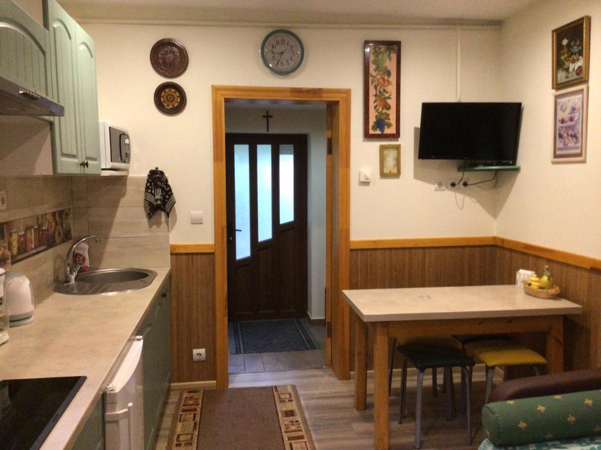 Flat Apartment ยาเรมชา ภายนอก รูปภาพ